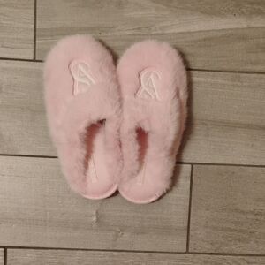 Victoria's Secret Soft Pink Fluffy Slippers